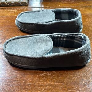 Grey House Shoes color Grey size Small.